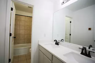 401 Eureka Ct, Burleson, TX 76028 - Photo 17