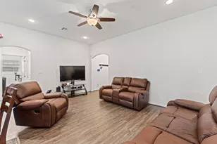 100 Tomahawk Dr, Lacy Lakeview, TX 76705 - Photo 9