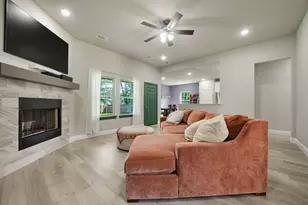 836 Haynie Dr, Runaway Bay, TX 76426 - Photo 5