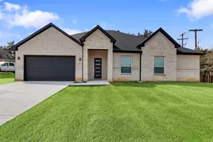 2217 S Peachtree Ct, Denison, TX 75020 - Photo 1
