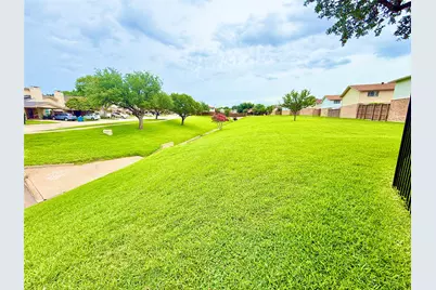 2010 Via Sonoma, Carrollton, TX 75006 - Photo 39