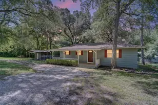 427 Whippoorwill Dr, Granbury, TX 76049 - Photo 1