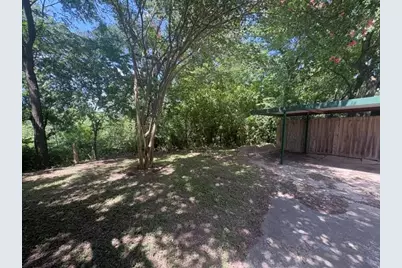 2207 Stevens Woods Lane, Dallas, TX 75208 - Photo 19
