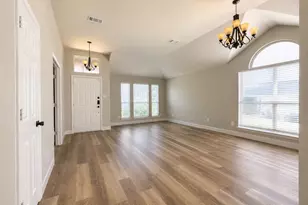 1612 Meadowview Dr, Corinth, TX 76210 - Photo 5