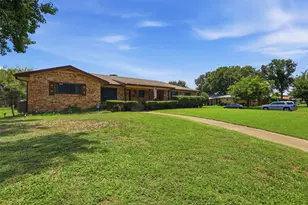 1117 Sheridan Ln, Cleburne, TX 76033 - Photo 1