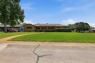 1117 Sheridan Ln, Cleburne, TX 76033 - Photo 5