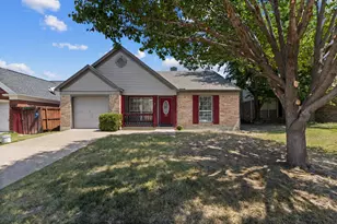 4609 Feathercrest Dr, Fort Worth, TX 76137 - Photo 3