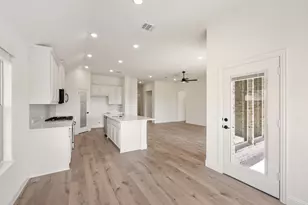 200 Sweetwater Dr, Commerce, TX 75428 - Photo 15