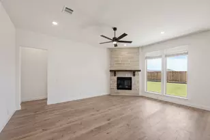 200 Sweetwater Dr, Commerce, TX 75428 - Photo 9