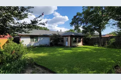 10207 Sweet Gum Street, Dallas, TX 75249 - Photo 17