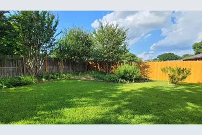 10207 Sweet Gum Street, Dallas, TX 75249 - Photo 23