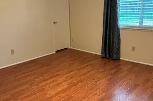 10207 Sweet Gum St, Dallas, TX 75249 - Photo 19