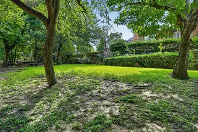 2335 Highlands Creek Road, Carrollton, TX 75007 - Photo 37