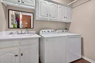 2335 Highlands Creek Rd, Carrollton, TX 75007 - Photo 23