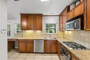 5426 Stoneleigh Ave, Dallas, TX 75235 - Photo 3