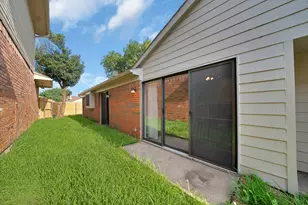 4213 Phoenix Dr, Carrollton, TX 75010 - Photo 3