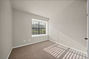 4213 Phoenix Dr, Carrollton, TX 75010 - Photo 11