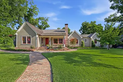 426 E Texas Street, Grapevine, TX 76051 - Photo 1