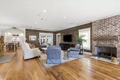 426 E Texas Street, Grapevine, TX 76051 - Photo 3