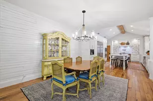 426 E Texas St, Grapevine, TX 76051 - Photo 9