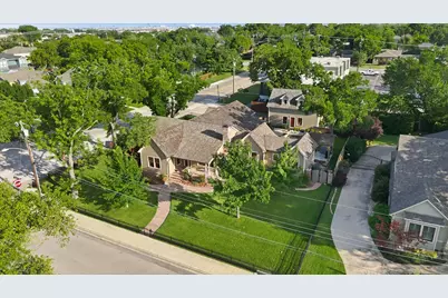 426 E Texas Street, Grapevine, TX 76051 - Photo 37