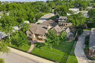 426 E Texas St, Grapevine, TX 76051 - Photo 37