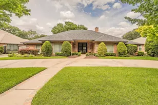 6724 Blue Meadow Dr, Fort Worth, TX 76132 - Photo 1
