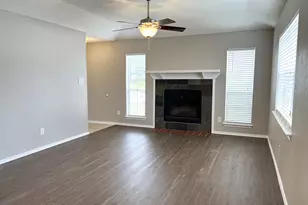405 Augustine Dr, Euless, TX 76039 - Photo 5