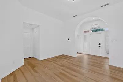 5203 Alta Vista Lane, Arlington, TX 76017 - Photo 5
