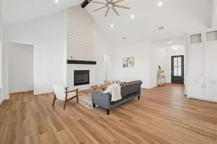 340 Slimp Blf, Azle, TX 76020 - Photo 17