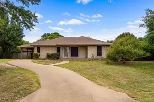 402 Admiral Dr, Gun Barrel City, TX 75156 - Photo 1