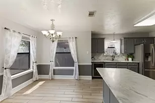 4833 Colonial Park Dr, Haltom City, TX 76117 - Photo 9