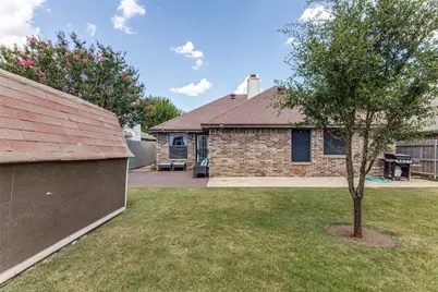4833 Colonial Park Drive, Haltom City, TX 76117 - Photo 25