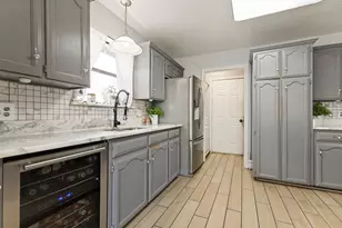 4833 Colonial Park Dr, Haltom City, TX 76117 - Photo 9