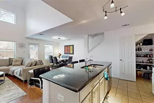 9866 Wake Bridge Dr, Frisco, TX 75035 - Photo 5