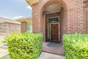 8648 Prairie Dawn Dr, Fort Worth, TX 76131 - Photo 3