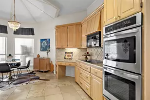 11001 Ridge Point Dr, Woodway, TX 76712 - Photo 11