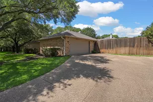 11001 Ridge Point Dr, Woodway, TX 76712 - Photo 3
