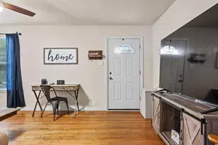 1718 N Shannon St, Sherman, TX 75092 - Photo 3