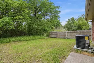 106 Shaw St, Tom Bean, TX 75491 - Photo 23