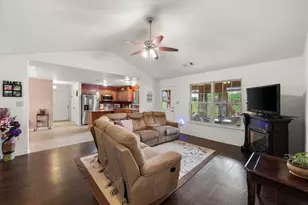 123 Clubhouse Dr, Corsicana, TX 75109 - Photo 9