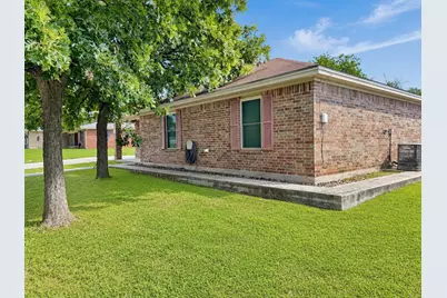 503 Lasalle Street, Bowie, TX 76230 - Photo 3