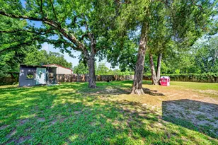 810 Edna St, Athens, TX 75751 - Photo 27