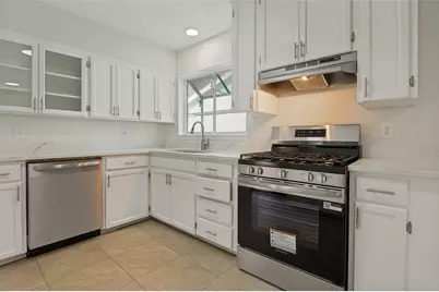 3811 Rolinda Drive, Dallas, TX 75211 - Photo 11