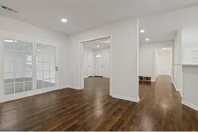 3811 Rolinda Drive, Dallas, TX 75211 - Photo 5