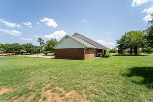 102 Five Oaks Rd, Abilene, TX 79606 - Photo 5
