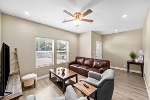 613 W Elm St, Denison, TX 75020 - Photo 7