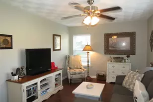 10905 Lake Gardens Dr, Dallas, TX 75218 - Photo 3