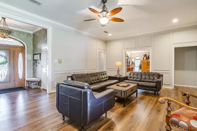 3201 John Court S, Hurst, TX 76054 - Photo 3