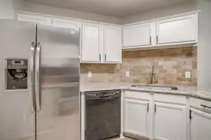 636 Cumberland Dr, Burleson, TX 76028 - Photo 9